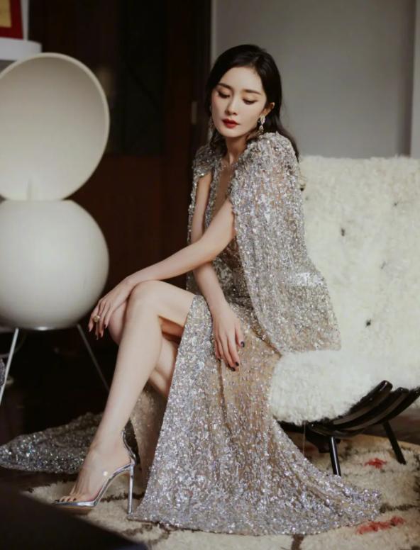 娱乐圈小说有杨幂_杨幂对赌协议_杨幂事业成功经历