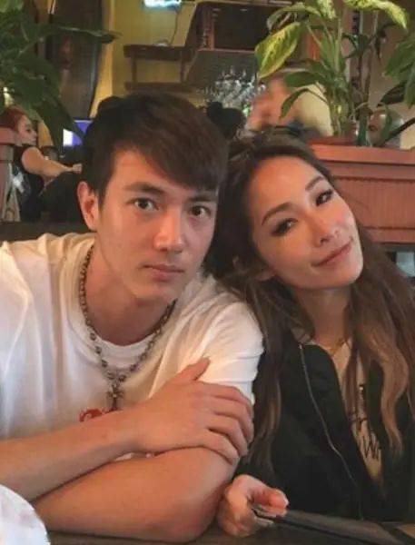 周天娜艾滋病公开_萧亚轩绯闻艾滋病_娱乐圈艾滋明星