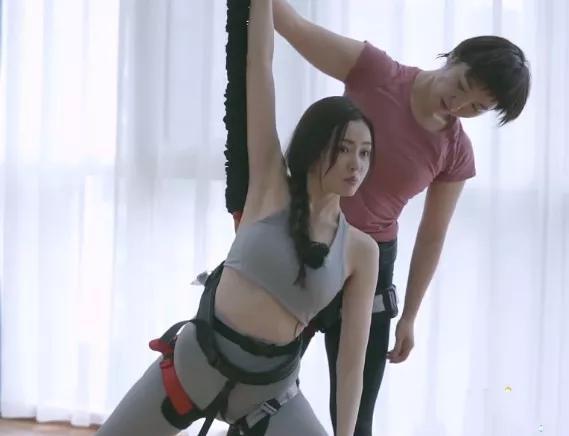 娱乐圈 健身  明星_健身狂魔女艺人_张天爱健身日常