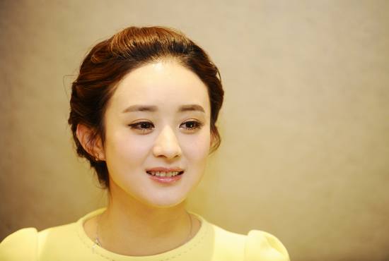 赵丽颖抱宠物狗接受采访_赵丽颖离开娱乐圈_专访赵丽颖滚出娱乐圈我没空搭理