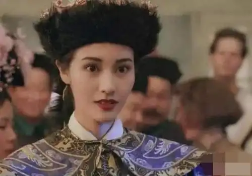 女明星的笑容_拥有迷人微笑的女星_高圆圆迷人微笑